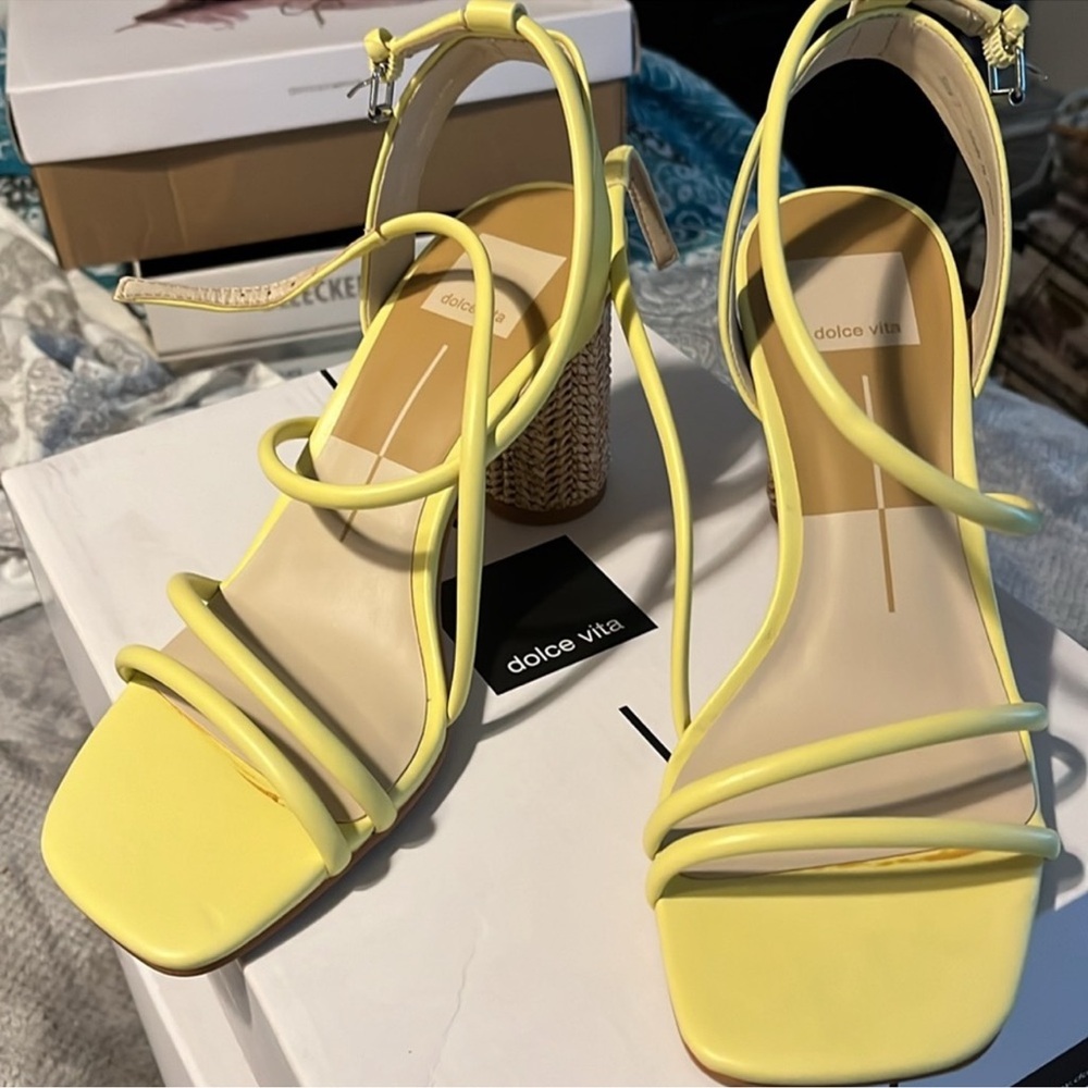 Dolce Vita Citron Stella Women’s Sandals - Picture 3 of 4